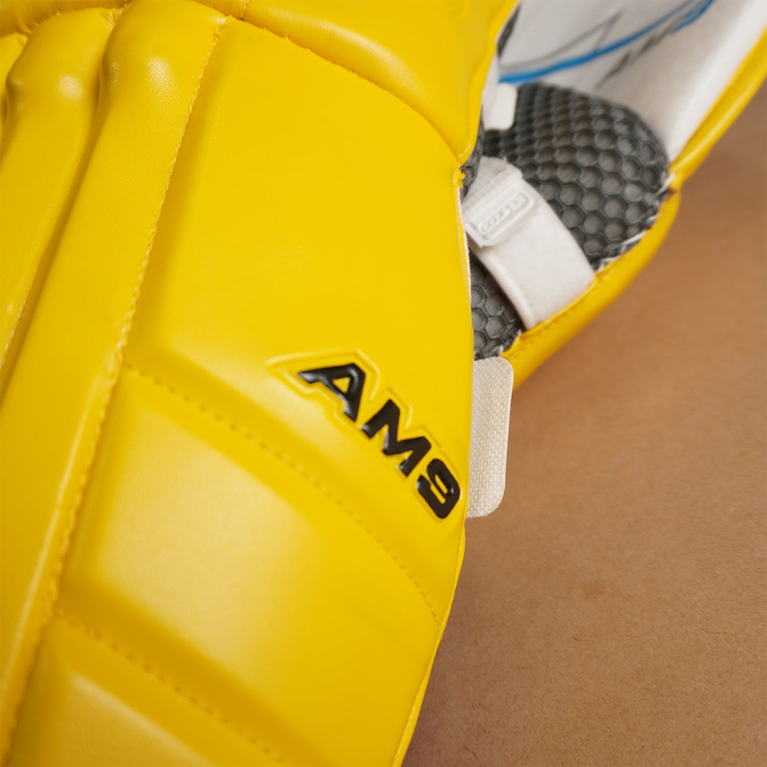 AM9 PADS - YELLOW - ADULT