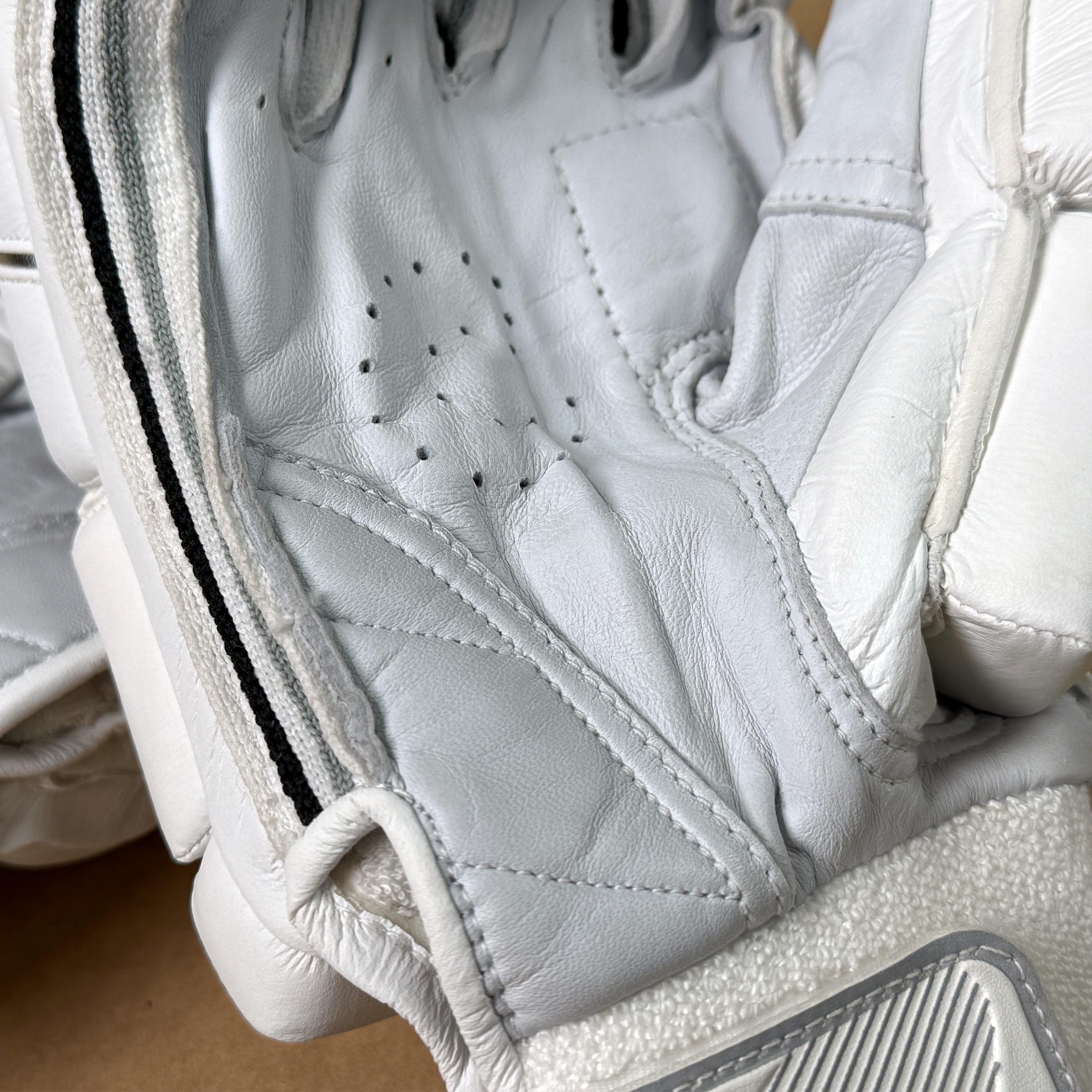 Close-up of BISON gloves palm design with premium calf leather and ventilation features for comfort and protection.