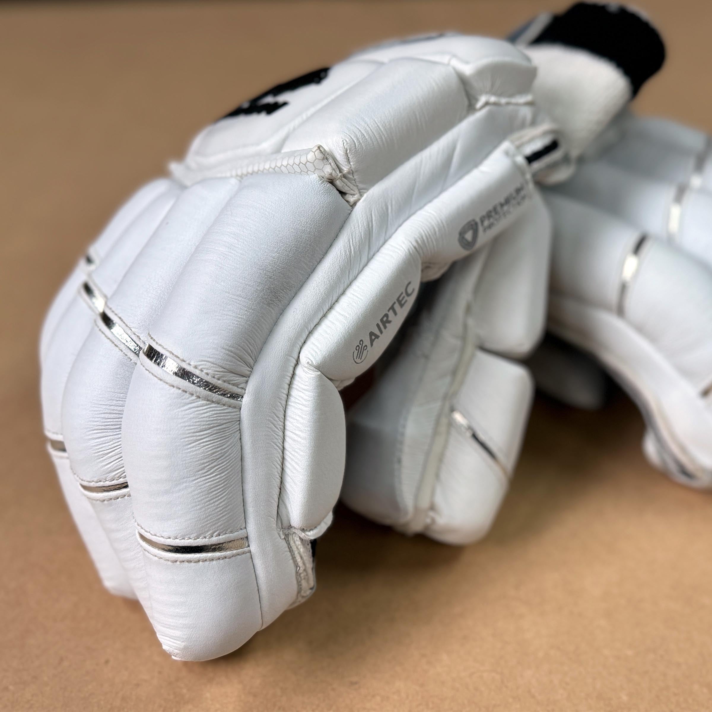 BISON Gloves 2024/25, featuring pre-bent sausage fingers, AIRTEC gussets, and premium calf leather for comfort and protection.