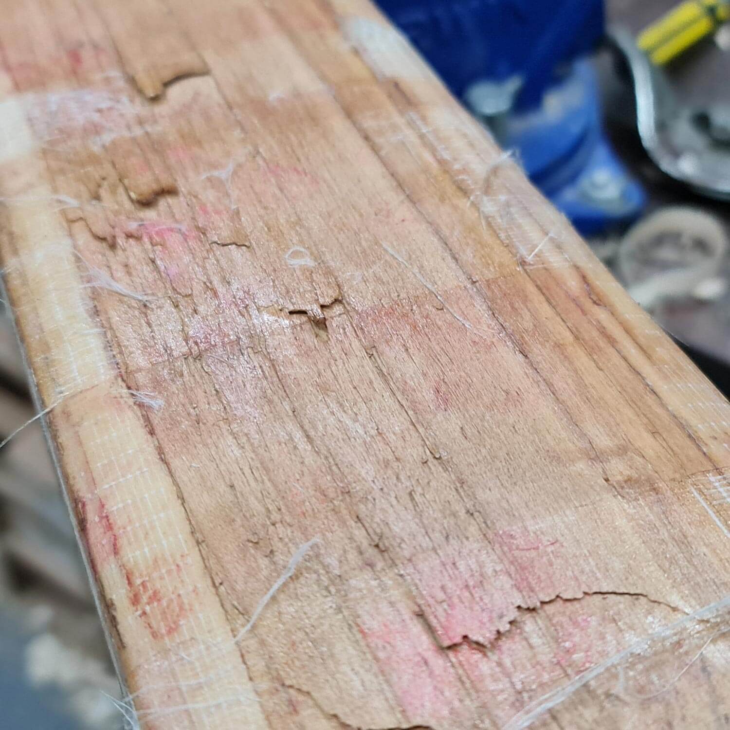 Cooper Cricket - the face of my bat is cracking