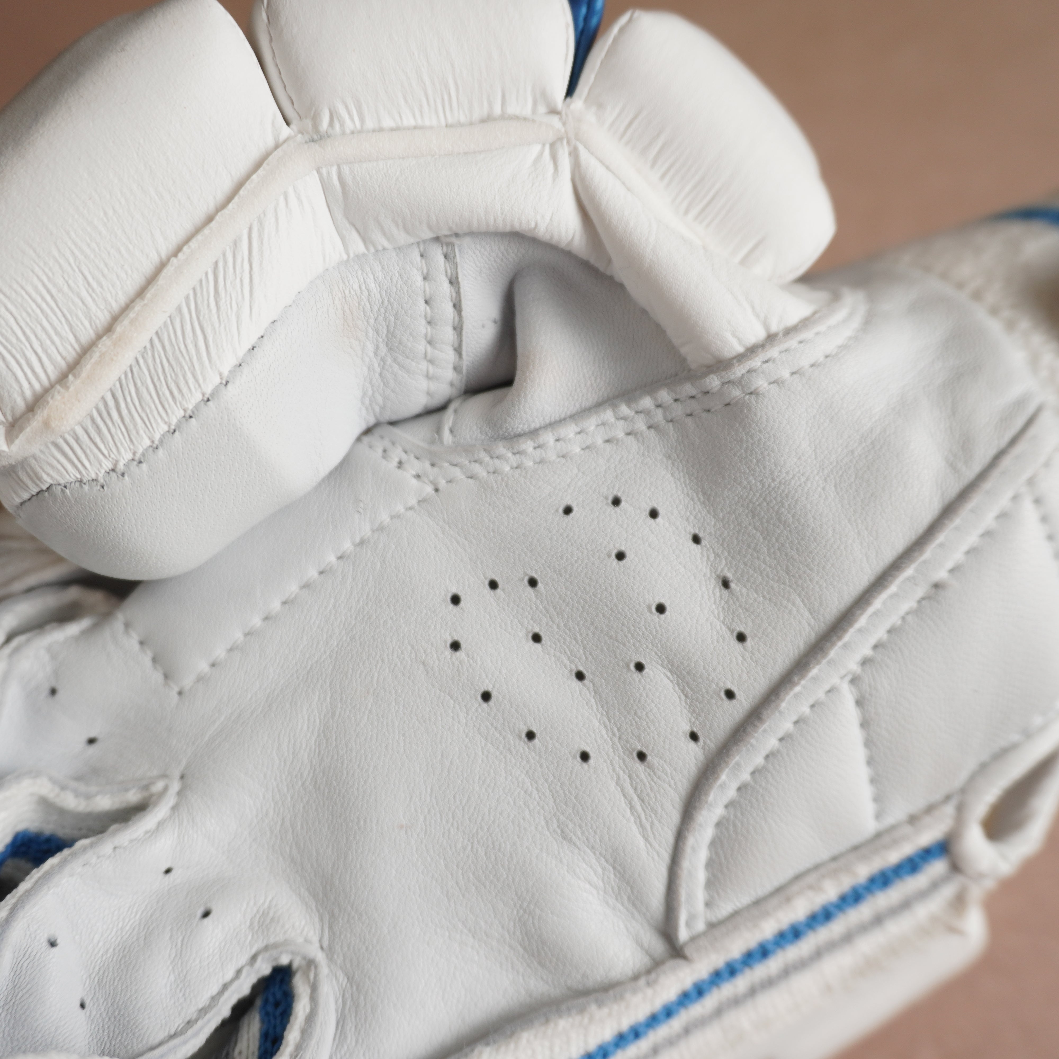 AM9 GLOVES