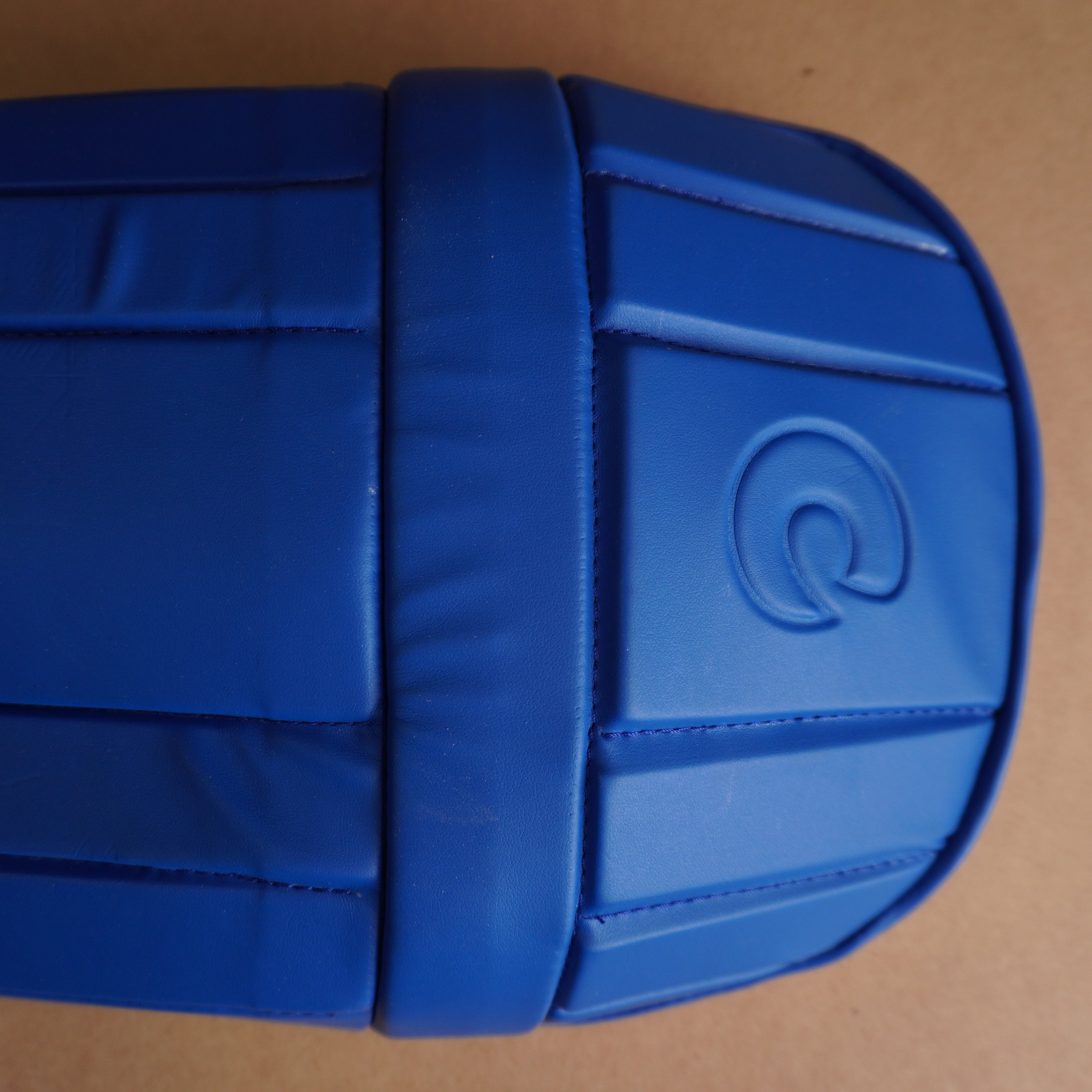 K5 WICKET KEEPING PADS - ROYAL BLUE - ADULT
