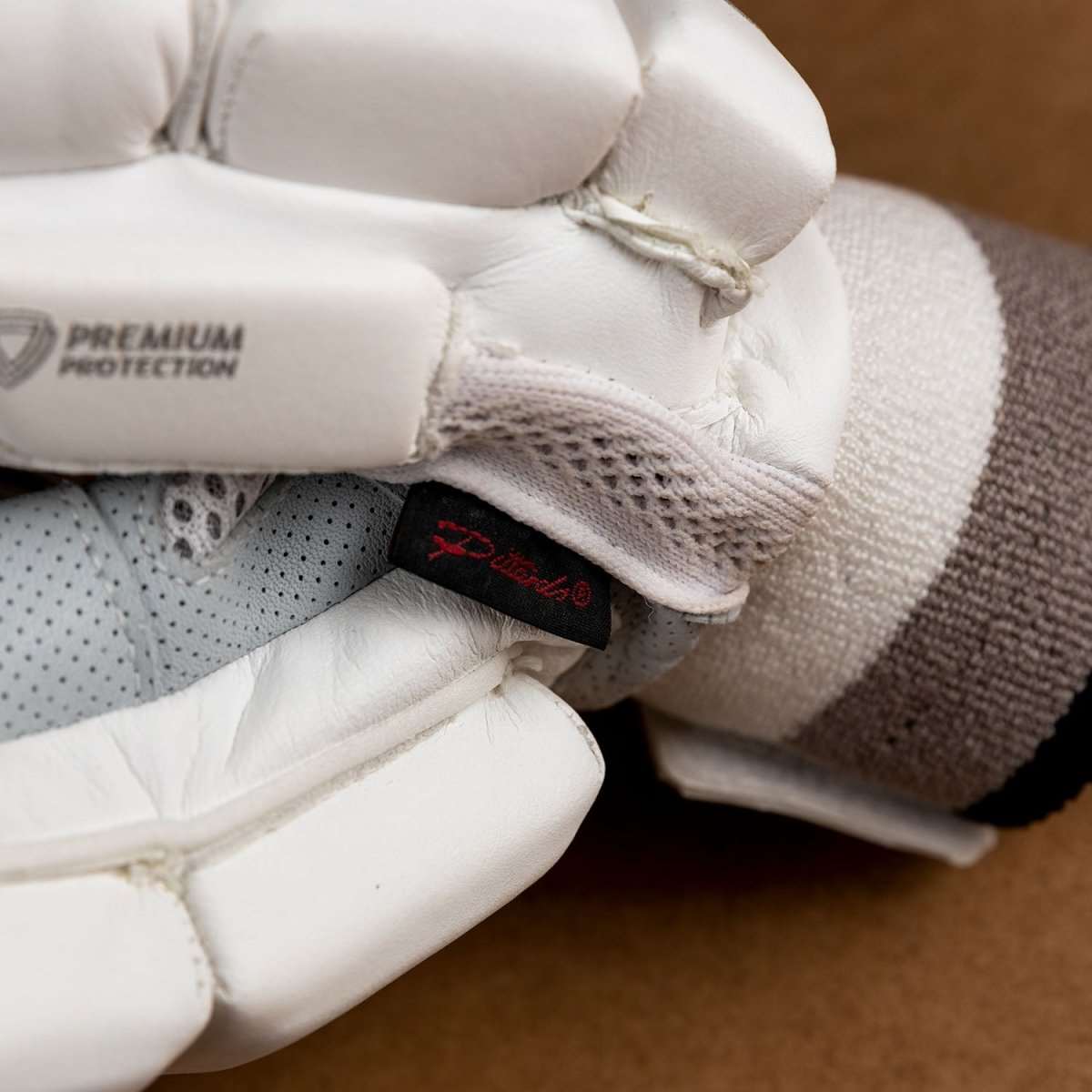 BISON GLOVES - Cooper Cricket