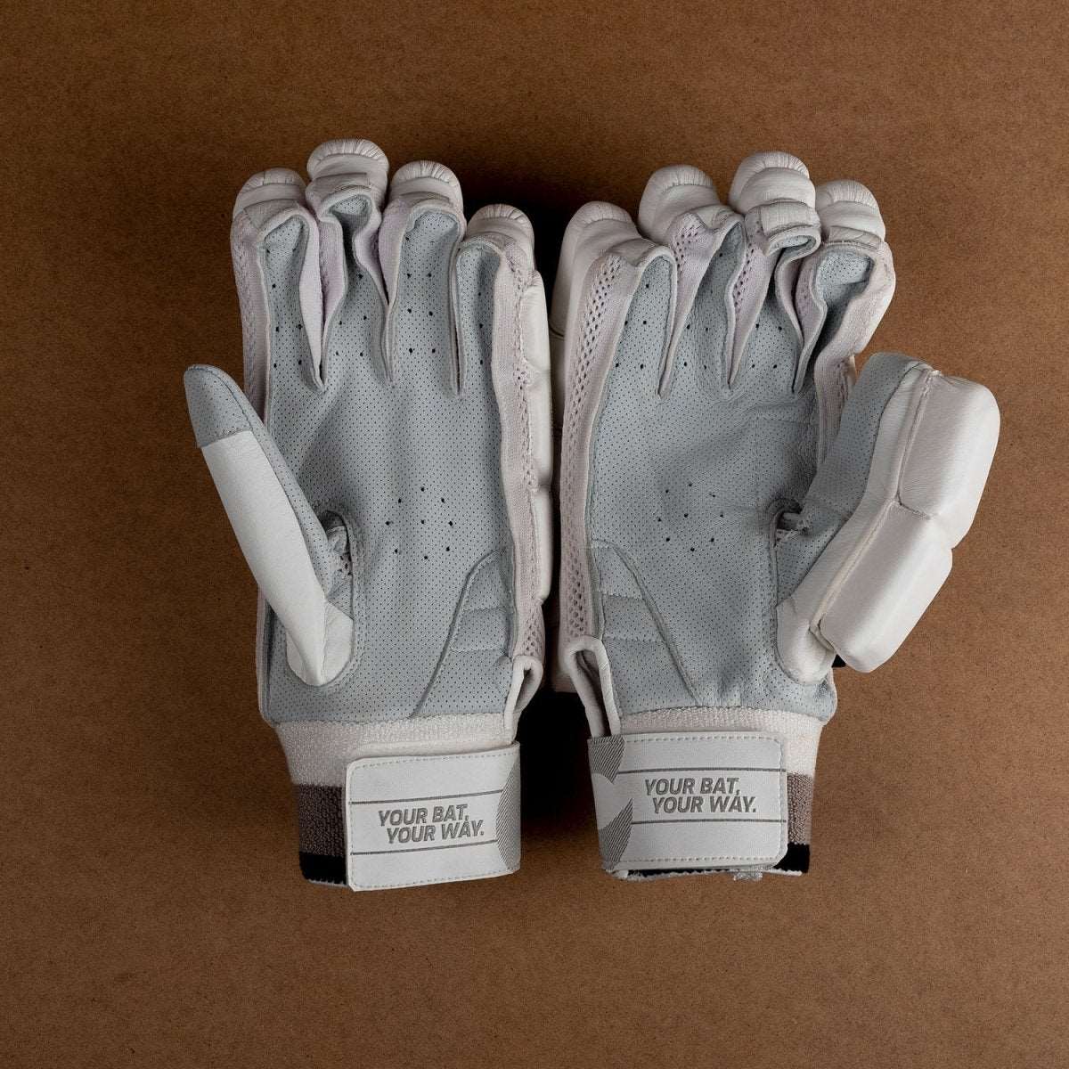 BISON GLOVES - Cooper Cricket