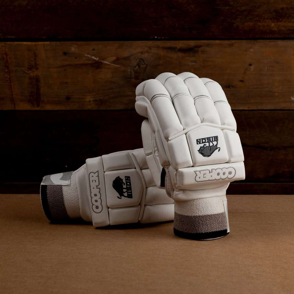 BISON GLOVES - Cooper Cricket