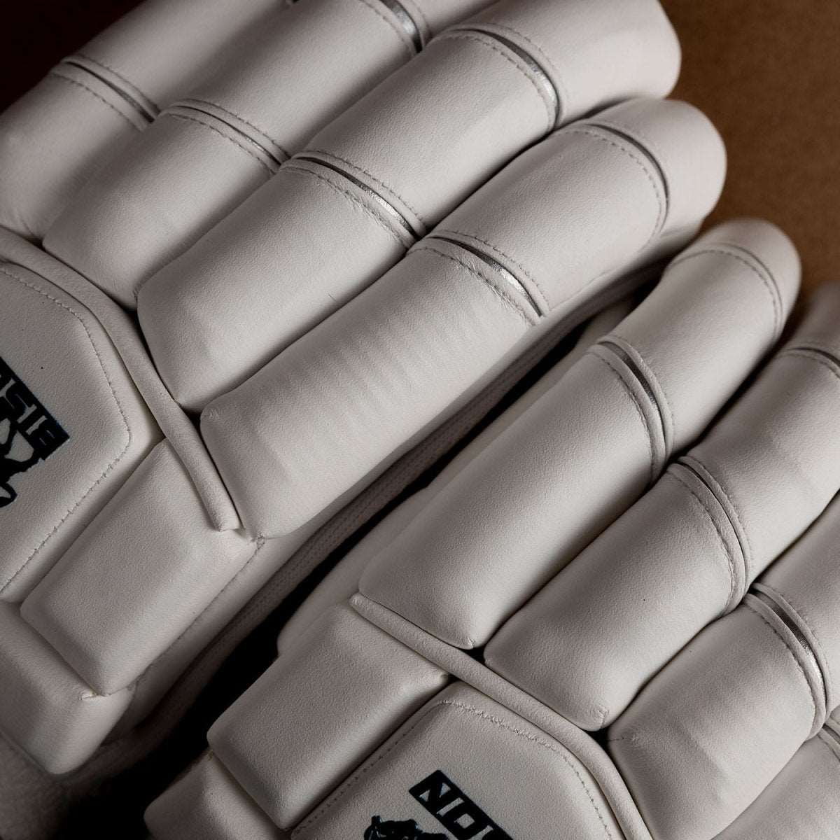 BISON GLOVES - Cooper Cricket