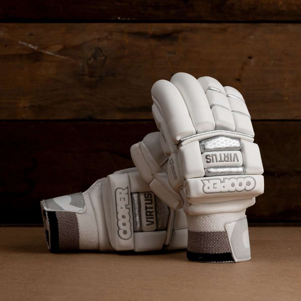 VIRTUS GLOVES - Cooper Cricket