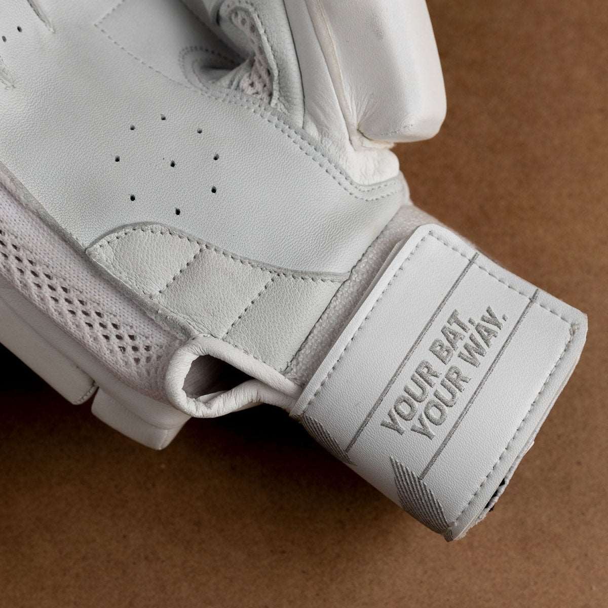 VIRTUS GLOVES - Cooper Cricket