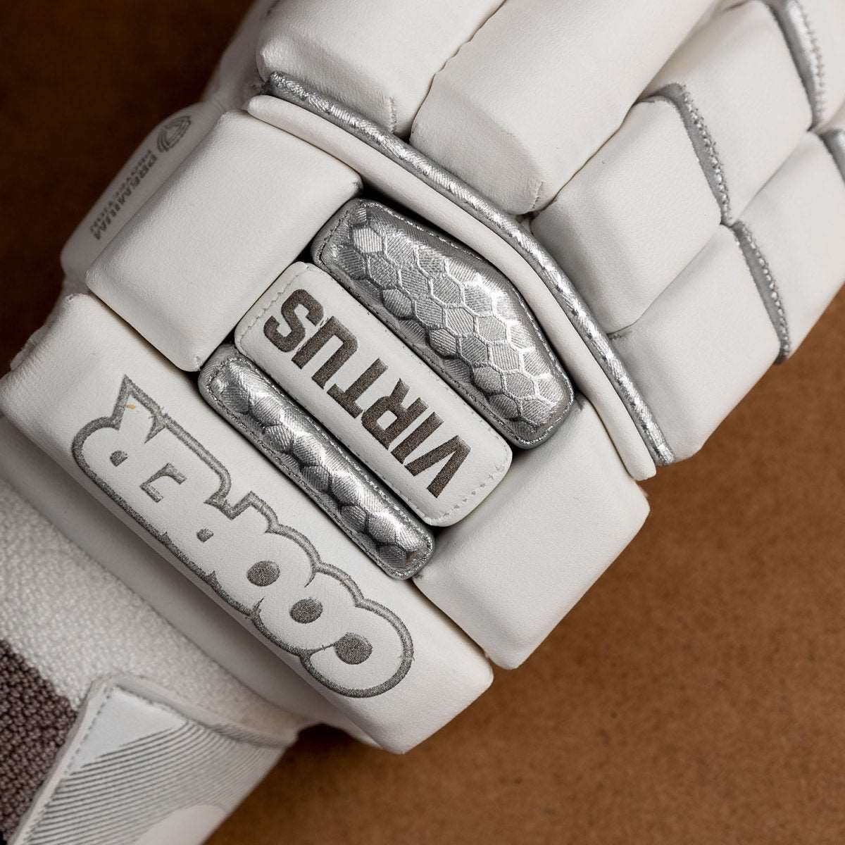 VIRTUS GLOVES - Cooper Cricket
