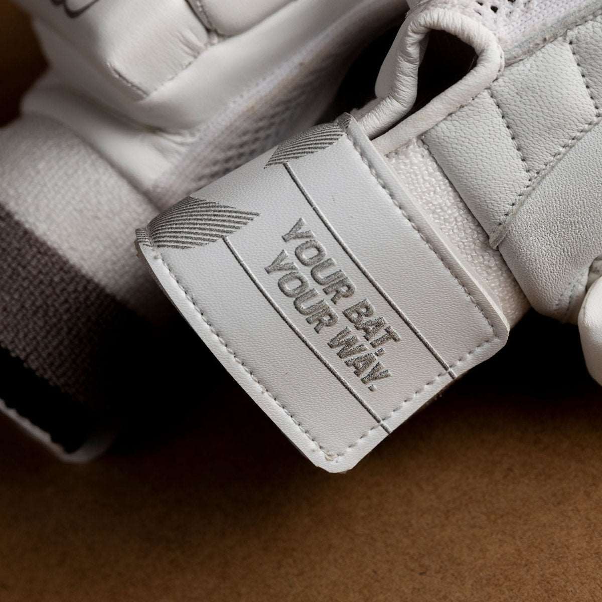 VIRTUS GLOVES - Cooper Cricket