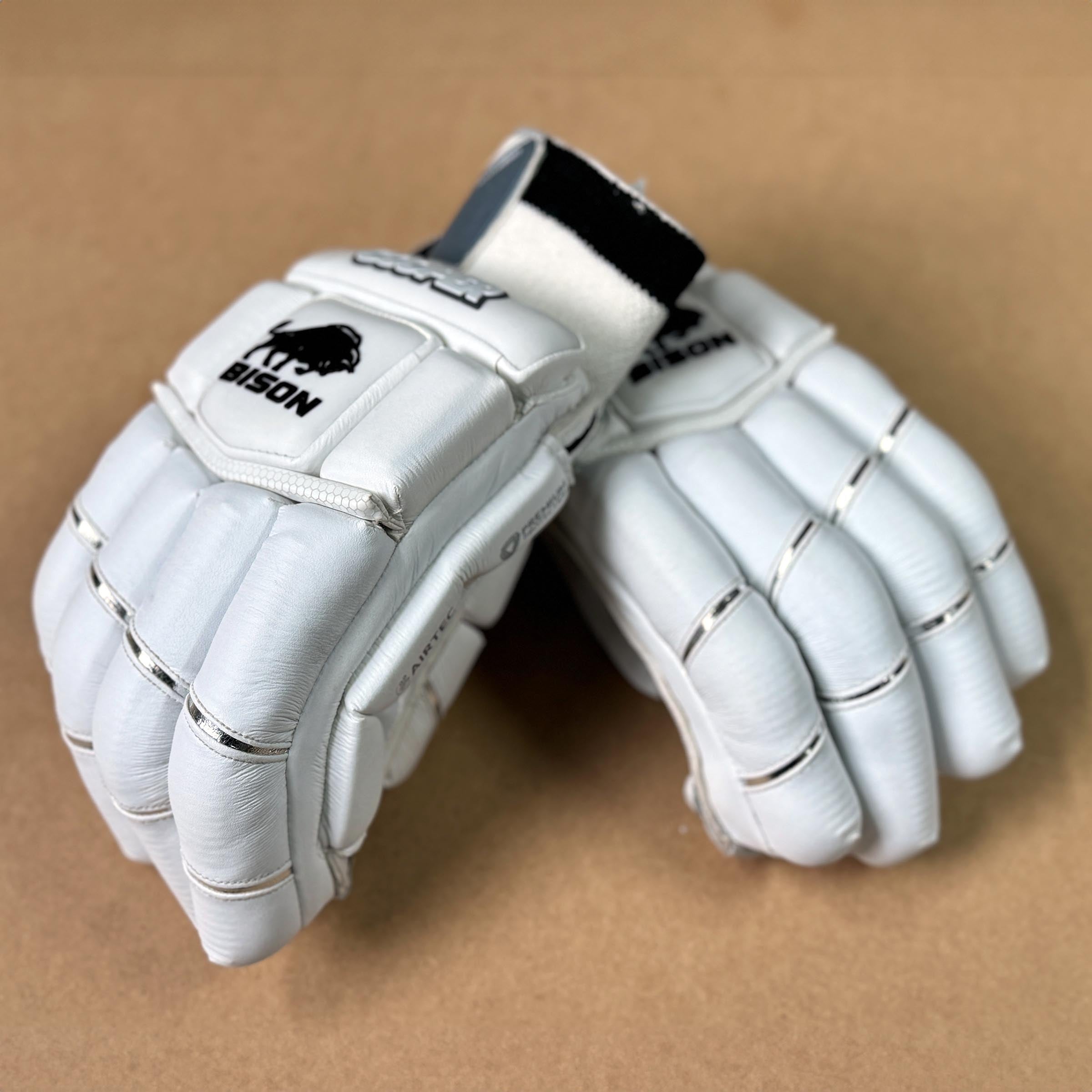 BATTING GLOVES