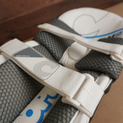 Cooper Cricket AM9 Pads - Black - Adult image 4
