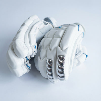Cooper Cricket AM9 Gloves image 5