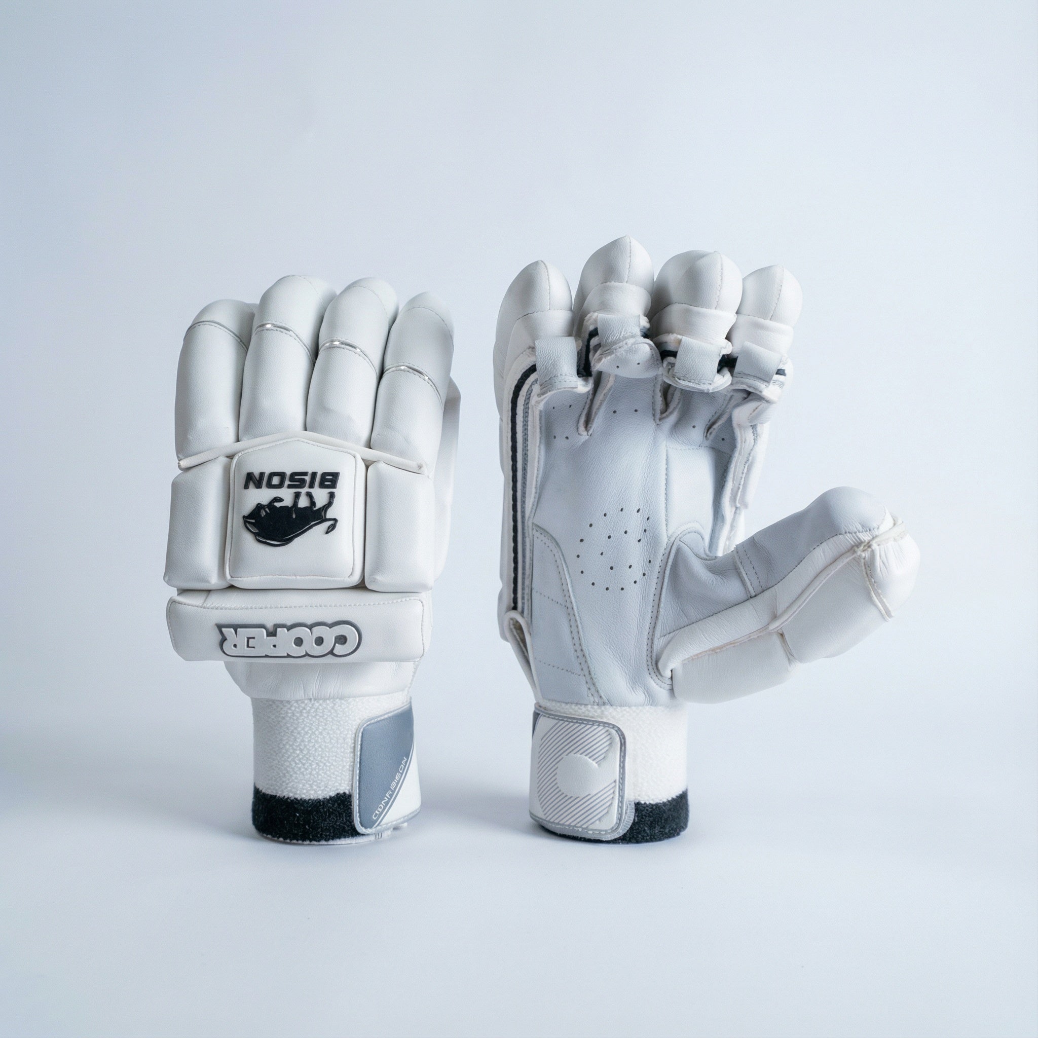 COOPER BISON 24 CRICKET GLOVES