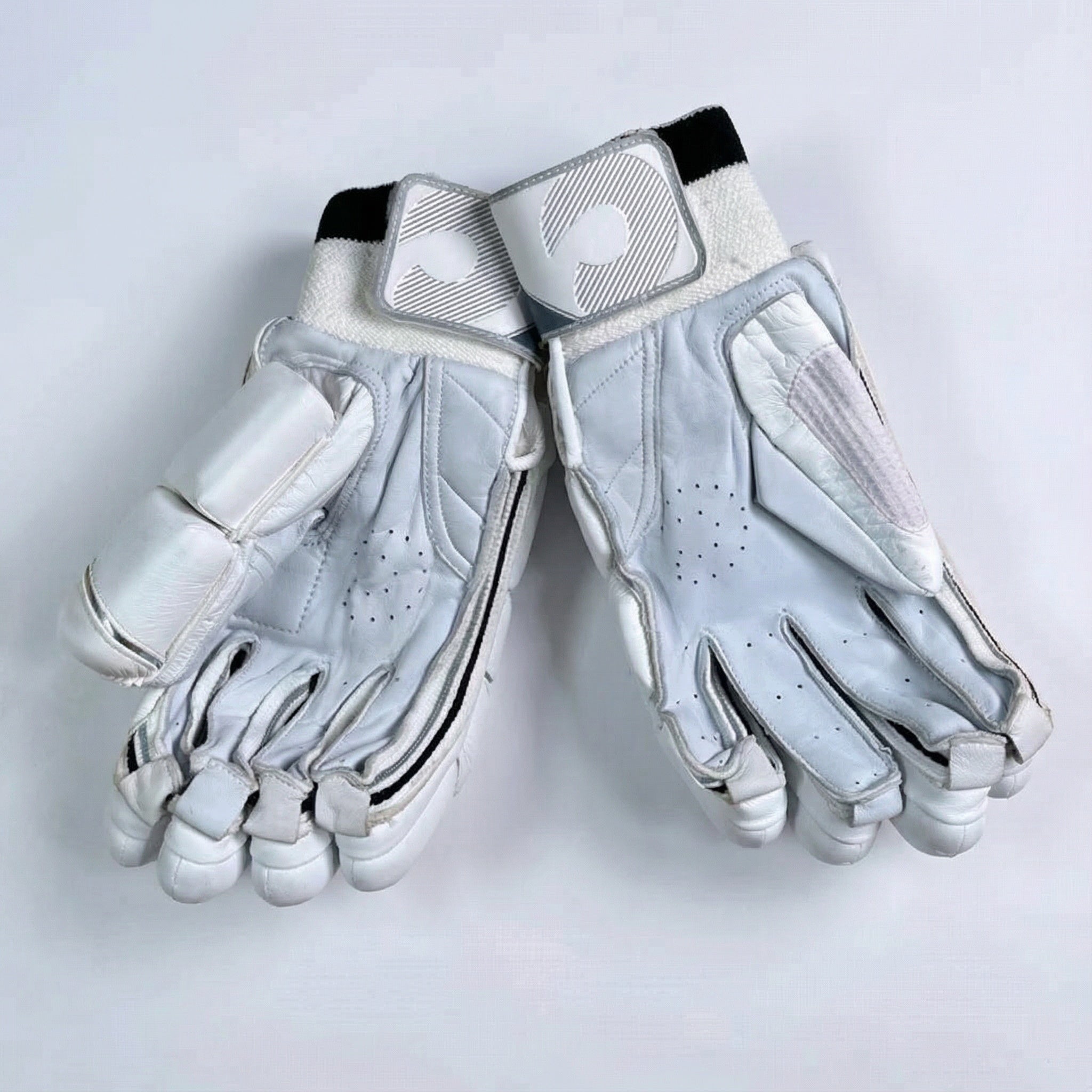 COOPER BISON 24 CRICKET GLOVES
