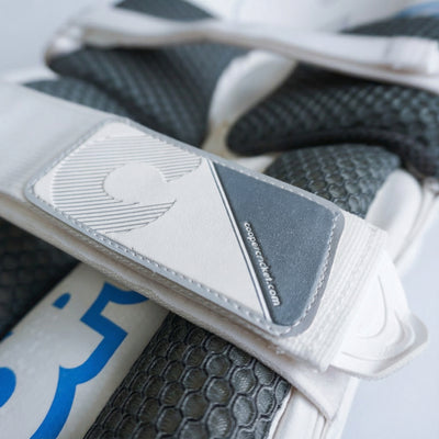 Cooper Cricket AM9 Pads - Adult image 6