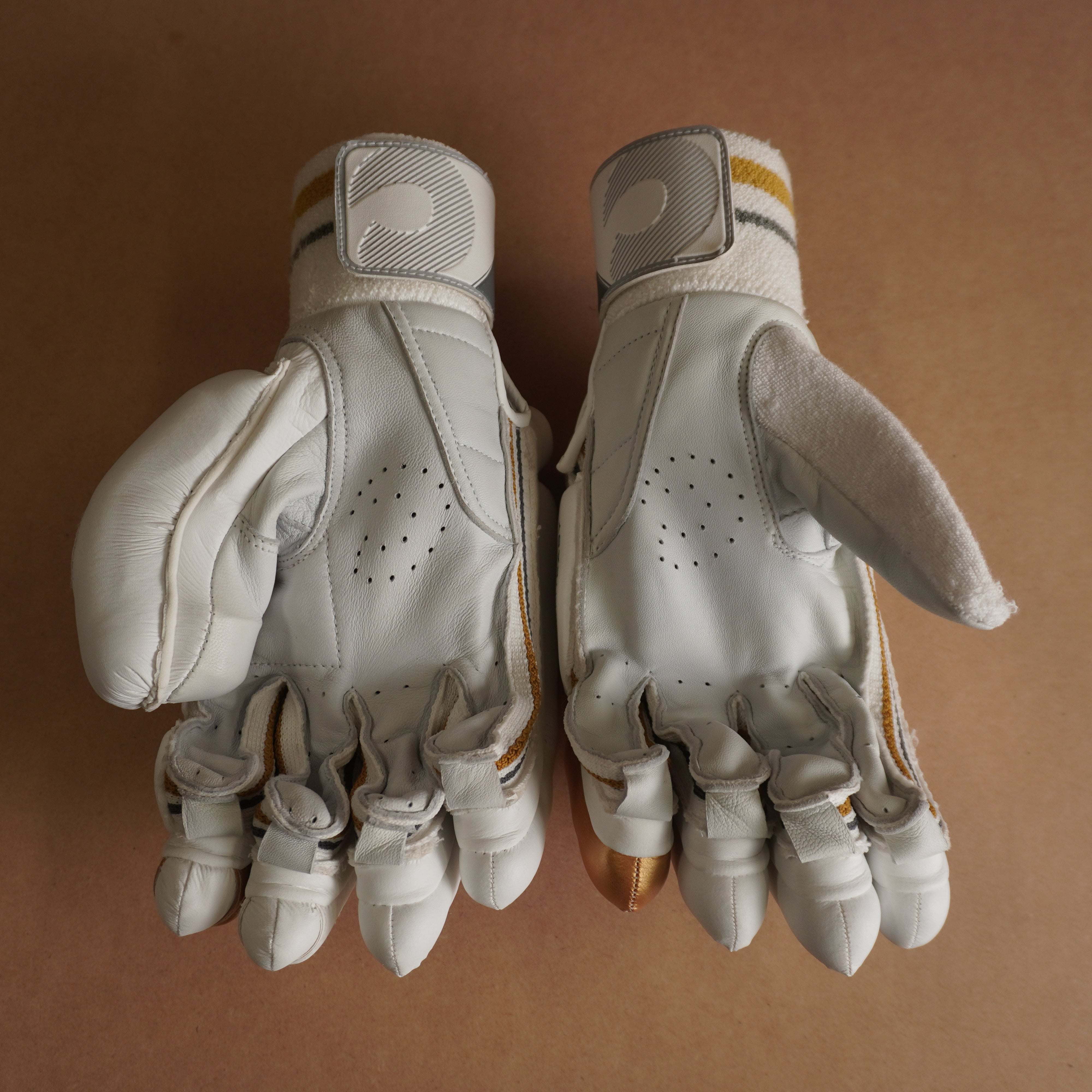 KING GLOVES 2024/25