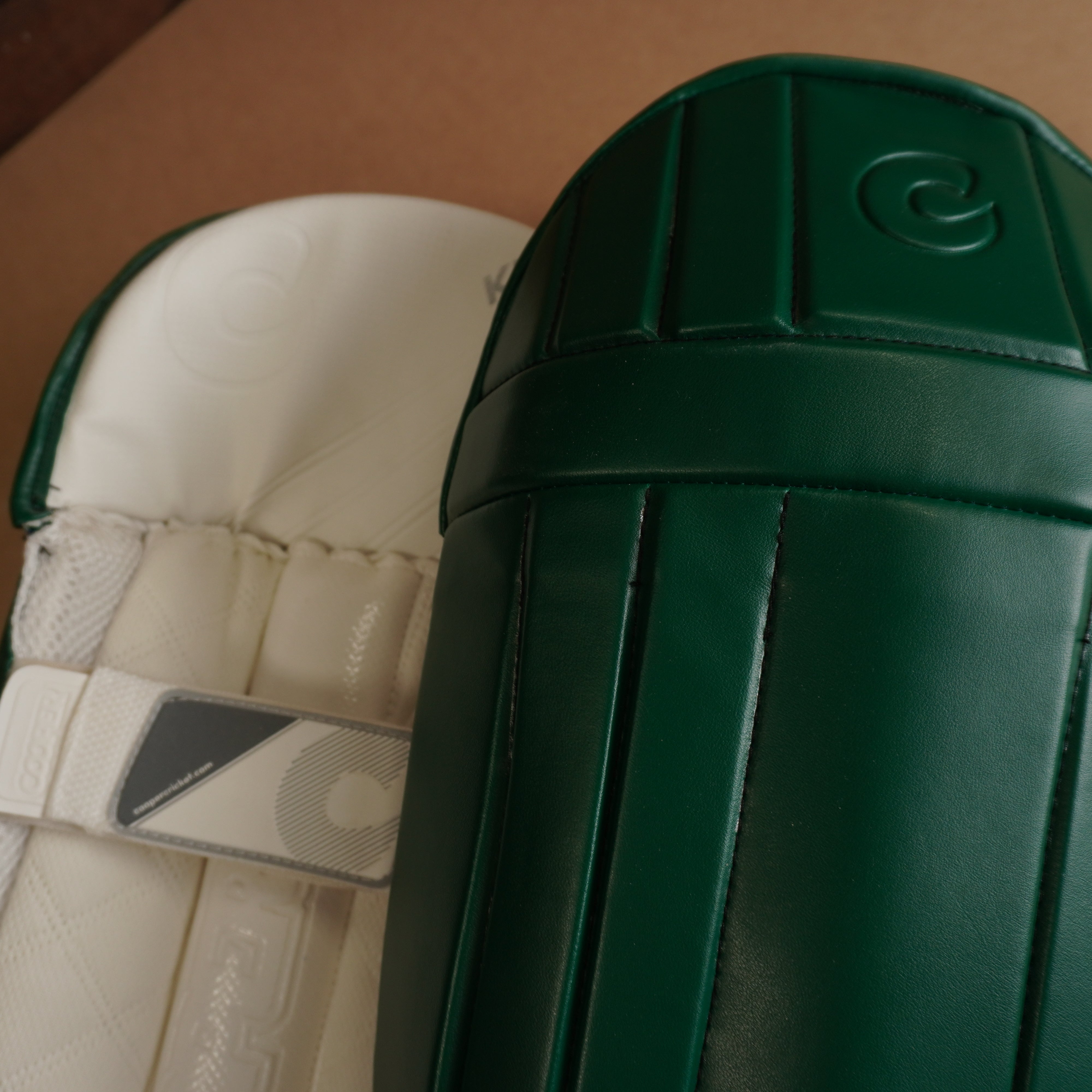 K5 WICKET KEEPING PADS - MID GREEN - ADULT