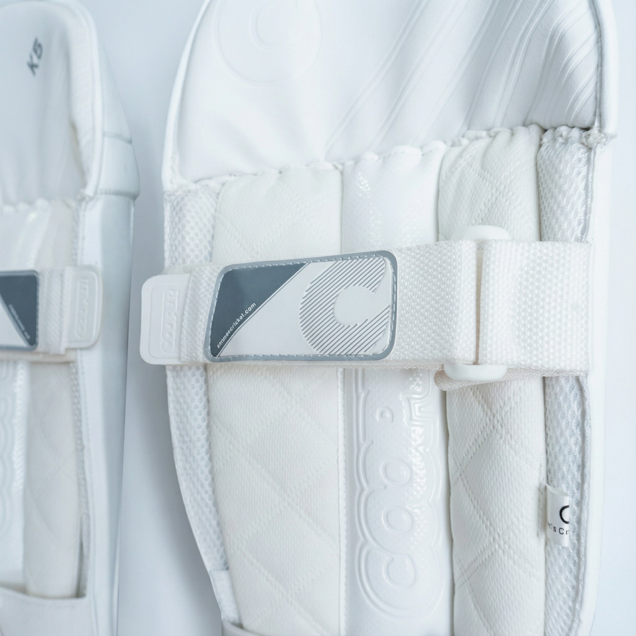 K5 WICKET KEEPING PADS - ADULT