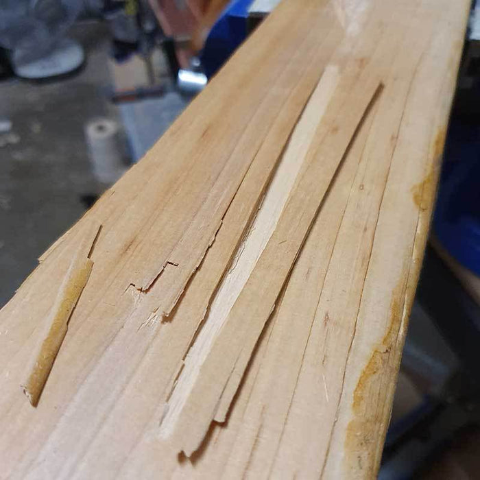Lifted edge or delamination